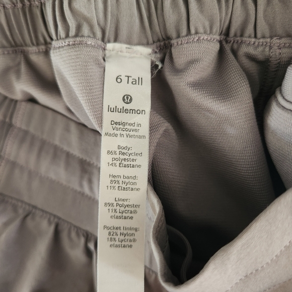 Lululemon Hotty Hot Short - Picture 12 of 13